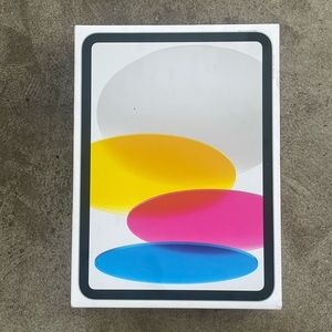 New IPad 10th Generation “silver”